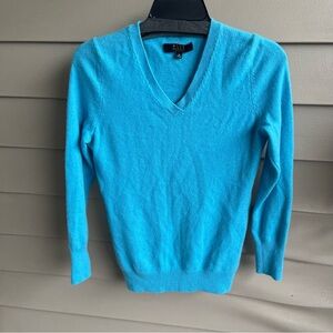 Alex Marie 100% Cashmere Blue V-neck Pullover Sweater Womens Size Medium Carrier